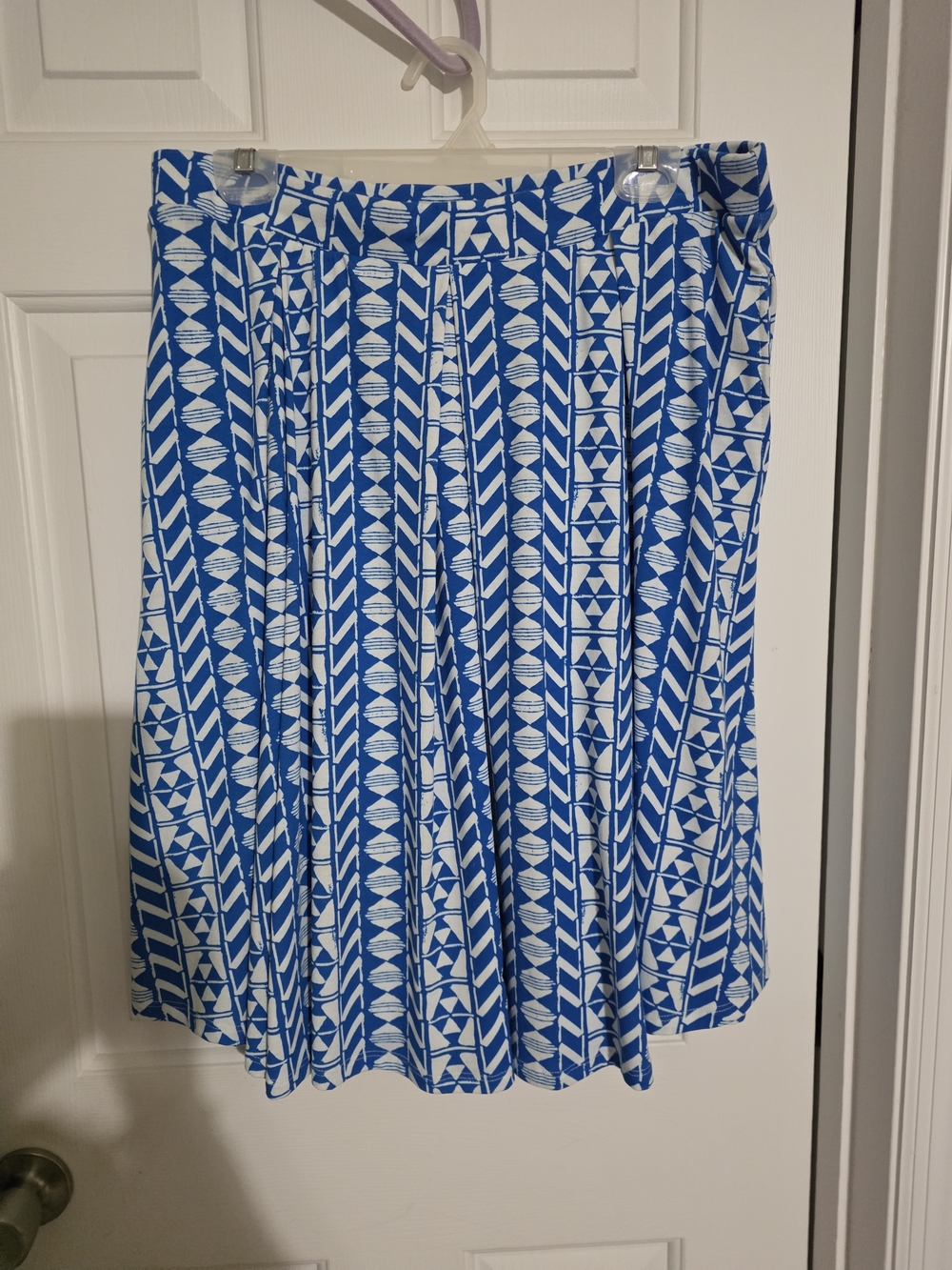 LuLaRoe Blue and White Geometric Midi Skirt 2XL W/pockets